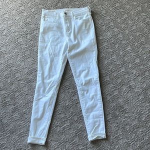 White Levi skinny jeans